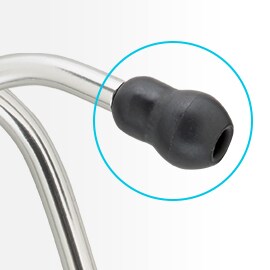 Nahaufnahme einer schwarzen Soft-Ohrolive auf dem Bügel eines 3M Littmann Stethoskops.